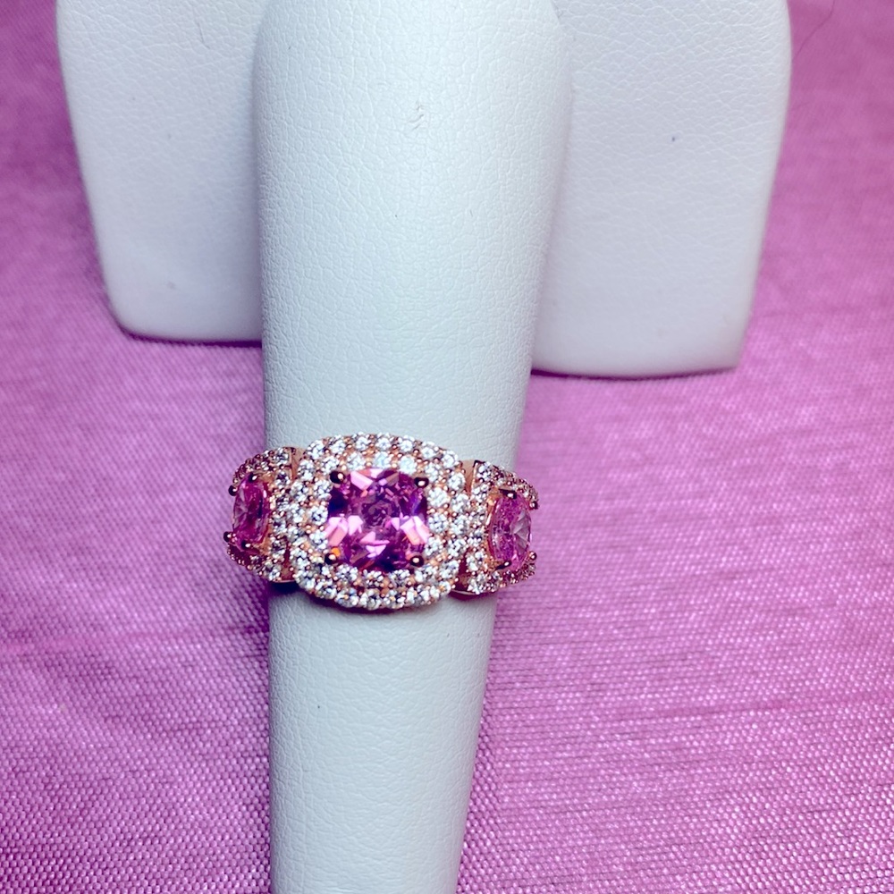 Bella Luce Pink & White Diamond Simulants Ring